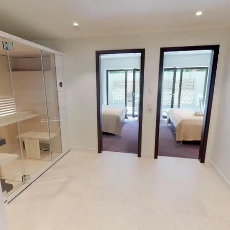 White Pearl 0.04 Apartman *